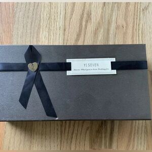 NIB YI SEVEN Gloves - Ladies Size 6.5